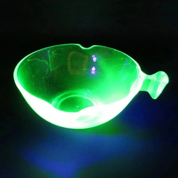 Vintage MCM Depression Vaseline Uranium Glass Small Double Spout Mixing Bowl - Picture 1 of 6
